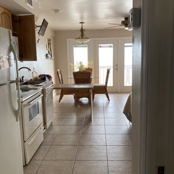 CEDAR COVE BEACH u0026 YACHT CLUB HOTEL - 15 Photos u0026 11 Reviews - 192 2nd St, Cedar  Key, Florida - Hotels - Phone Number - Yelp