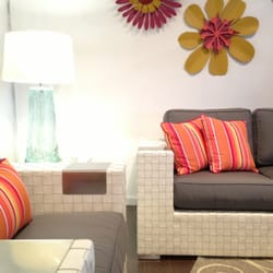 Veranda Outdoor Living - Beautiful contemporary couch