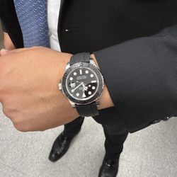 Mayors Jewelers - A Yachtmaster 42mm in 18KW