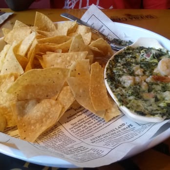 Bubba Gump Shrimp - Shrimp/spinach dip app. Very greasy and i can only take a bite.. but its good!! - Seafood Near Me - Orlando, Florida