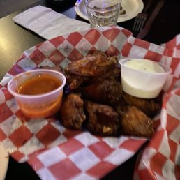 Chicken wings. Good but nothing special abt them Chicken wings. Good but nothing special abt them