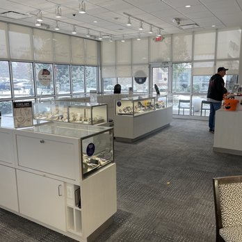 Kay Jewelers - So many options! - Jewelry Near Me - Cincinnati, Ohio Kay Jewelers - So many options! - Jewelry Near Me - Cincinnati, Ohio