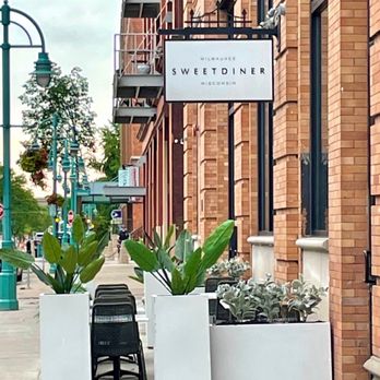 SweetDiner - Outdoor patio - Diners Near Me - Milwaukee, Wisconsin SweetDiner - Outdoor patio - Diners Near Me - Milwaukee, Wisconsin