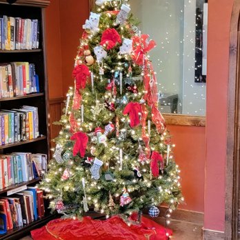 The Peaks At Santa Rita - Christmas Tree in Library - Retirement Homes Near Me - Green Valley, Arizona The Peaks At Santa Rita - Christmas Tree in Library - Retirement Homes Near Me - Green Valley, Arizona