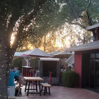 Barnyard Crafthouse & Eatery - New American Near Me - Tucson, Arizona