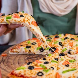 Mr. Calzone - Garden Pizza