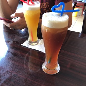Taste Tea Cafe - Black tea and green tea that came with the lunch special! - Taiwanese Near Me - Artesia, California