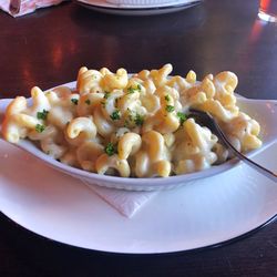Leopold's Tavern - White Mac and Cheese