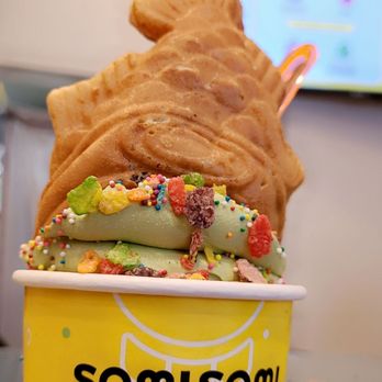Somisomi - Yummy! Filled w/ red bean + Matcha + sprinkles + fruity pebbles. (Toppings at no extra charge) - Desserts Near Me - Cupertino, California