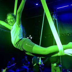 SkyZ the Limit - Kids Aerial Silks | Kids Aerial Classes | Aerial Yoga | Kids Circus Classes | Trapeze | Aerial Arts | Circus Arts| Brooklyn Workouts