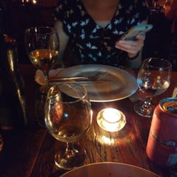 Jantar à luz de vela com a amiga? PODE SIM!