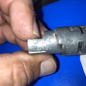 Texas Key and Lock - Making a key for a Chevy traverse. - Keys & Locksmiths Near Me - Houston, Texas Texas Key and Lock - Making a key for a Chevy traverse. - Keys & Locksmiths Near Me - Houston, Texas