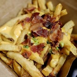 Swiss Chalet Rotisserie & Grill - Loaded fries