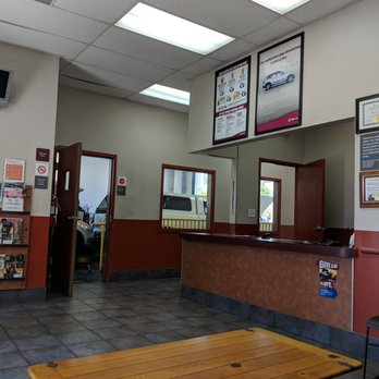 Jiffy Lube Oil Change - Lobby with coffee, water, tv and magazines. - Auto Repair Near Me - Northridge, California