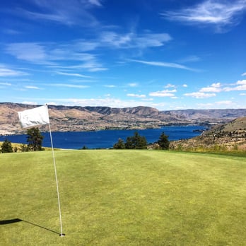 Bear Mountain Ranch Golf Course - Green on #1 - Golf Near Me - Chelan, Washington