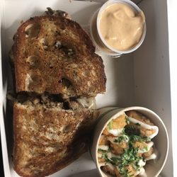 Snwchs - EL ULTIMO SNWCH DEL MUNDO, TOTS BRAVOS, and CHIPOTLE AIOLI.