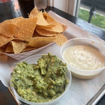 Olla Taqueria Gutierrez - Chips & guac / queso - Mexican Near Me - Covington, Kentucky Olla Taqueria Gutierrez - Chips & guac / queso - Mexican Near Me - Covington, Kentucky