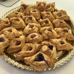 Alice Bakery & Confectionary - Assorted fruit danish