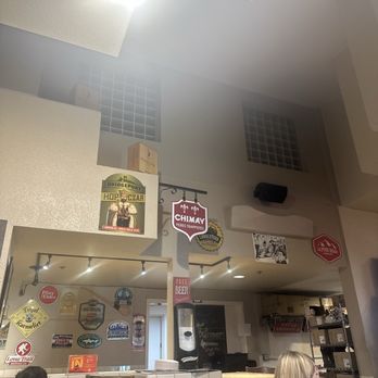 Famous Pizza & Beer - Bar area - Pizza Near Me - Sedona, Arizona Famous Pizza & Beer - Bar area - Pizza Near Me - Sedona, Arizona