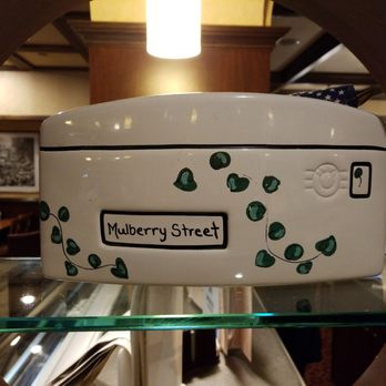 Mulberry Street Babylon - Think they store their nugget in here for the dank slice they been workin on for when potski becomes legalized in NY. - Pizza Near Me - Babylon, New York