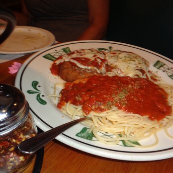 Dinapoli's Fire House - Chicken Parmigiano with Spaghetti & Meat Sauce - Pizza Near Me - Apple Valley, California