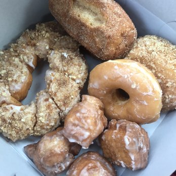 Primo's Donuts - Cinnamon Twist Donut, Crumb Donut, Glazed Donut & Buttermilk Bites - Donuts Near Me - Los Angeles, California Primo's Donuts - Cinnamon Twist Donut, Crumb Donut, Glazed Donut & Buttermilk Bites - Donuts Near Me - Los Angeles, California