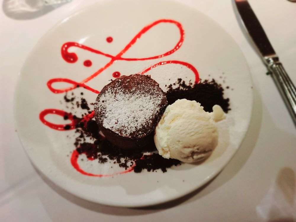 Roy's Restaurant