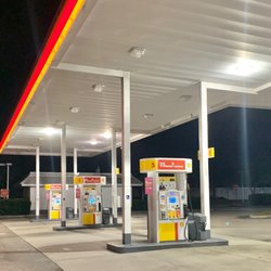 Venice Shell - The fuel island at night.