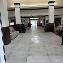 Clean spacious lobby Clean spacious lobby