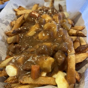 Brew Belly - Irish Stout Stew poutine - Beer, Wine & Spirits Near Me - Olney, Maryland