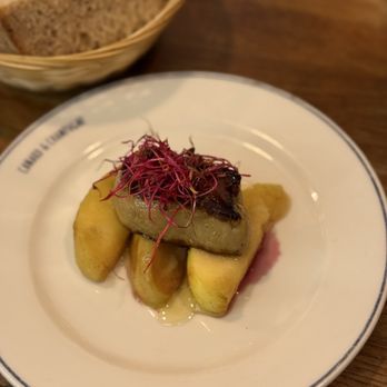 Canard et Champagne - Fried foie gras with apples. - French Near Me - Paris, 75 Canard et Champagne - Fried foie gras with apples. - French Near Me - Paris, 75