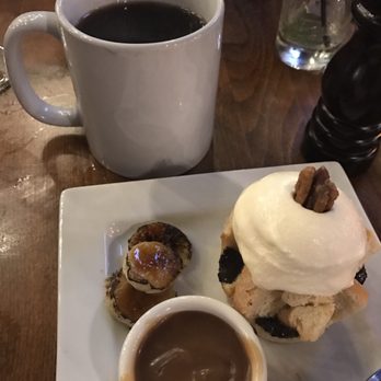 Bourbon Butcher Kitchen + Bar - Bread pudding - Cocktail Bars Near Me - Farmington, Minnesota