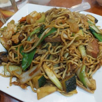 Four Seasons Chinese Restaurant - House special chow mein - Dim Sum Near Me - Clovis, California Four Seasons Chinese Restaurant - House special chow mein - Dim Sum Near Me - Clovis, California