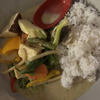 Lucky Noodles - Veggie green curry (medium) - Thai Near Me - Denver, Colorado Lucky Noodles - Veggie green curry (medium) - Thai Near Me - Denver, Colorado