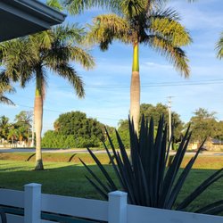 Addys Villas - Set back from Main Road