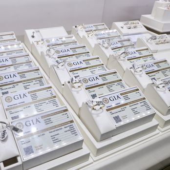 Helzberg Diamonds - Helzberg Diamonds - Jewelry Near Me - Houston, Texas Helzberg Diamonds - Helzberg Diamonds - Jewelry Near Me - Houston, Texas