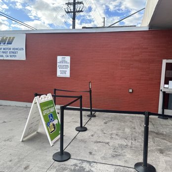 DMV - Departments of Motor Vehicles Near Me - Santa Ana, California
