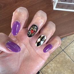 Hand drawn and full set of nails Hand drawn and full set of nails