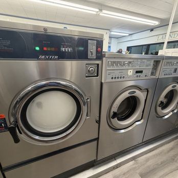 SC Coin Laundry 2 - Larger washer - Laundromat Near Me - El Segundo, California