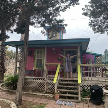 Lost Parrot Cabins - Small 1 bedroom condo/cabin! Great place, Awesome decorations/antiques. - Resorts Near Me - Austin, Texas Lost Parrot Cabins - Small 1 bedroom condo/cabin! Great place, Awesome decorations/antiques. - Resorts Near Me - Austin, Texas