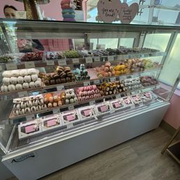 Dessert case Dessert case