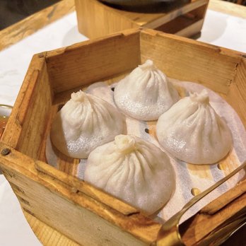 Cheli - Xiao long bao - Shanghainese Near Me - New York, New York