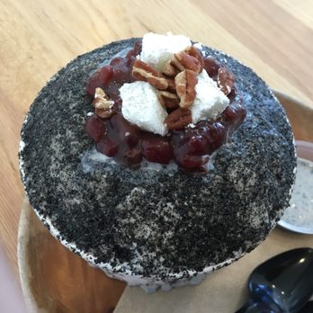 Anko - Close-up of top of Black Sesame Bingsu (shaved ice) - Desserts Near Me - Los Angeles, California Anko - Close-up of top of Black Sesame Bingsu (shaved ice) - Desserts Near Me - Los Angeles, California