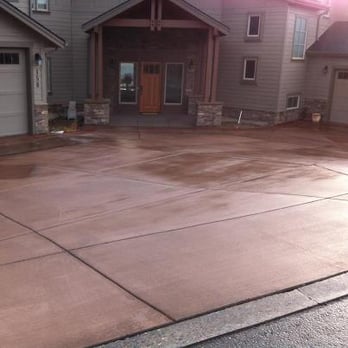 Beal Construction - a concrete driveway in a residential area - Masonry/Concrete Near Me - Spokane, Washington Beal Construction - a concrete driveway in a residential area - Masonry/Concrete Near Me - Spokane, Washington