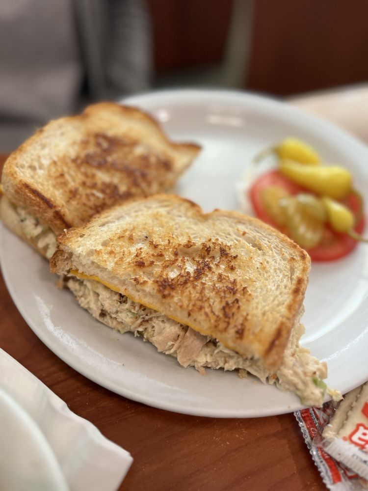 Le Roy's Restaurant