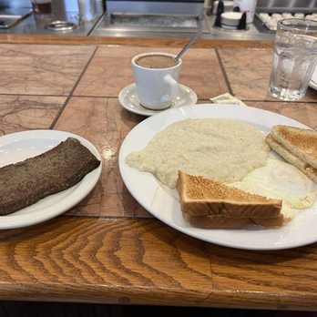 Landmark Diner Restaurant - Livermush, eggs, grits & toast, Southern Style - Diners Near Me - Charlotte, North Carolina Landmark Diner Restaurant - Livermush, eggs, grits & toast, Southern Style - Diners Near Me - Charlotte, North Carolina