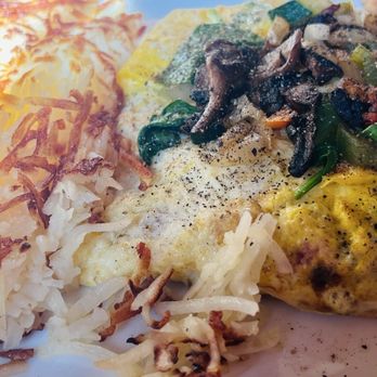 Old Country Inn - Vegetable omelette with a side of hash brown - American Near Me - Big Bear Lake, California Old Country Inn - Vegetable omelette with a side of hash brown - American Near Me - Big Bear Lake, California