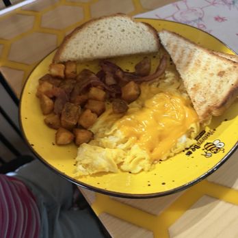 Honey Bees Breakfast Lunch - Kids eggs and bacon - Breakfast & Brunch Near Me - Myrtle Beach, South Carolina Honey Bees Breakfast Lunch - Kids eggs and bacon - Breakfast & Brunch Near Me - Myrtle Beach, South Carolina