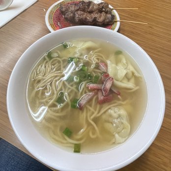 Palace Saimin - Small won Wonton Min and two Bbq Sticks. The epitome of comfort food! - Japanese Near Me - Honolulu, Hawaii