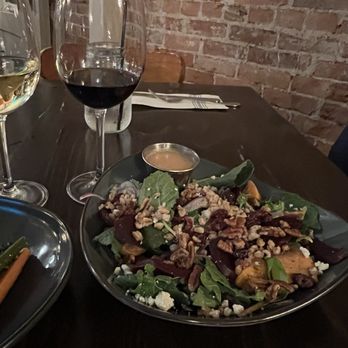 Hotel Sutter Restaurant - Seasonal harvest salad - New American Near Me - Sutter Creek, California